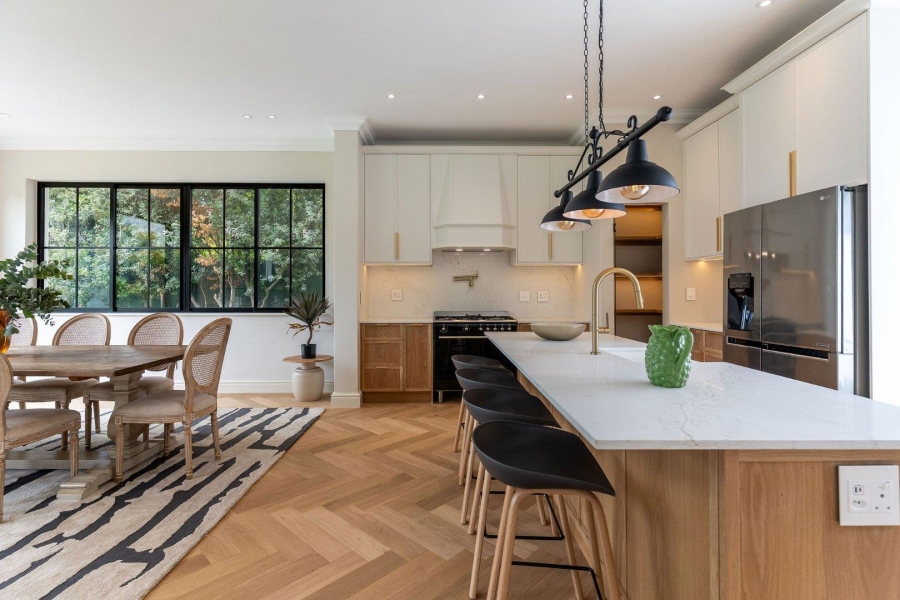 5 Bedroom Property for Sale in Constantia Western Cape